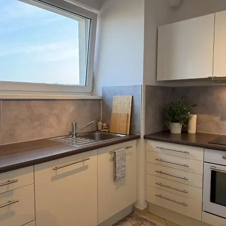 아파트 Easy Access Bright 1br With Underground Parking *