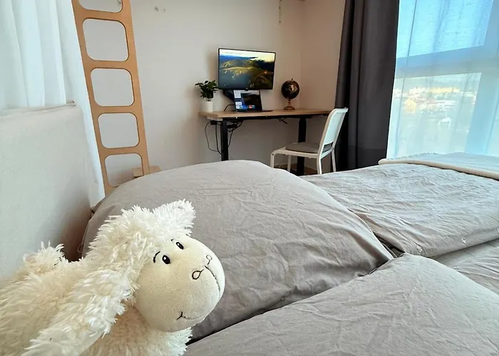 Easy Access Bright 1br With Underground Parking * 프라하