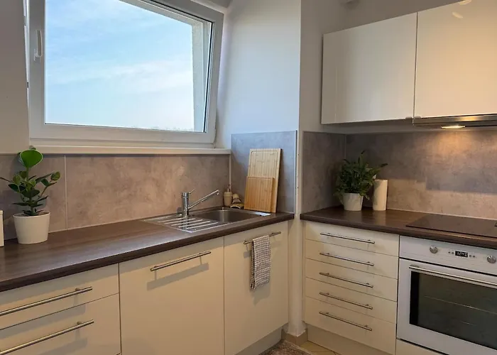 아파트 Easy Access Bright 1br With Underground Parking *