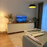 Easy Access Bright 1br With Underground Parking Apartamento Praga
