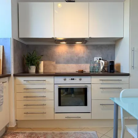 Easy Access Bright 1br With Underground Parking * Prague