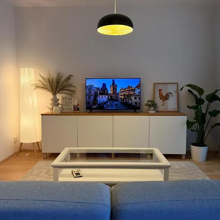 Easy Access Bright 1br With Underground Parking * Praga