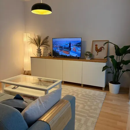 Easy Access Bright 1br With Underground Parking Lejlighed Prag