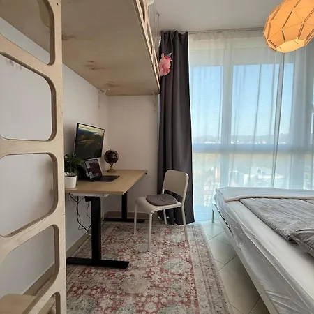 Easy Access Bright 1br With Underground Parking Prag