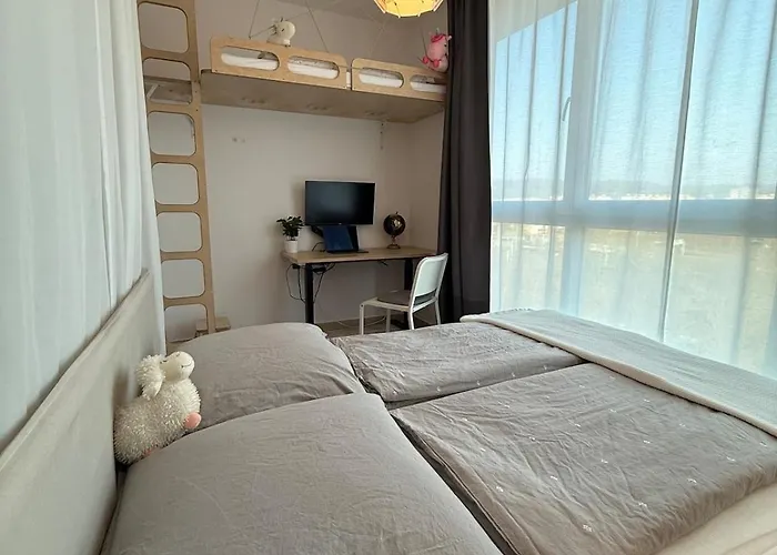 Easy Access Bright 1br With Underground Parking Prag