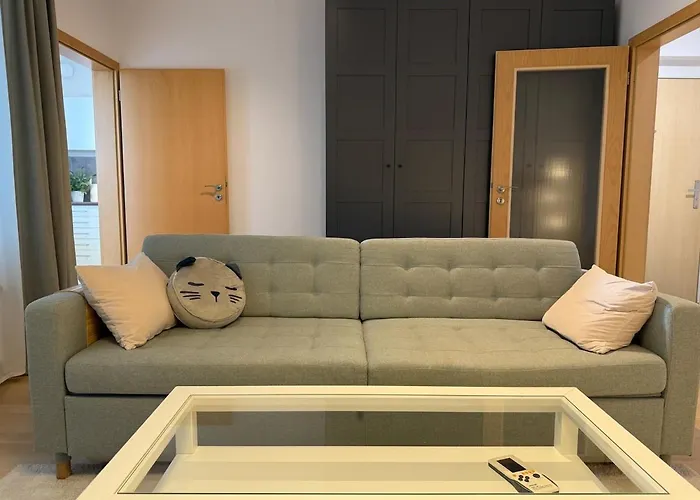 Easy Access Bright 1br With Underground Parking Apartamento Praga