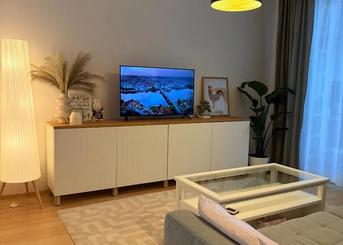 Easy Access Bright 1br With Underground Parking Apartamento Praga